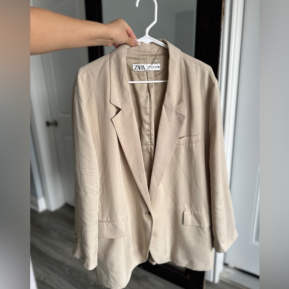 Zara cream blazer in size 2XL